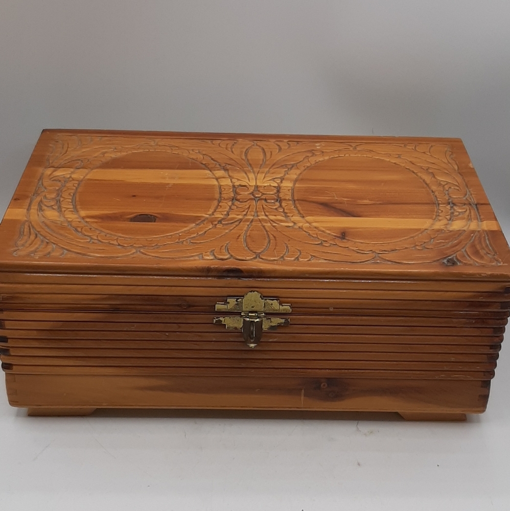 Vintage Wooden Folk Art Box Carved Trinket Desk Storage Dovetailed Mirrored